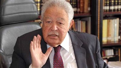 استغلت إن بابا قعيد.. حفيدة رجائي عطية تتهم عمتها بالاستيلاء على جزء من ميراث نقيب المحامين الأسبق