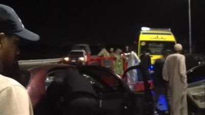 مصرع وإصابة 11 شخصا في حادث تصادم بالطريق الصحراوي بالبحيرة