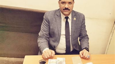 جمارك مطار سوهاج تضبط محاولة تهريب منظار تليسكوب وكمية من النقد المصري