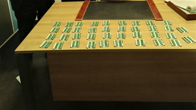 ترامادول وماريجوانا.. ضبط راكبين بحوزتهما مواد مخدرة في مطار القاهرة