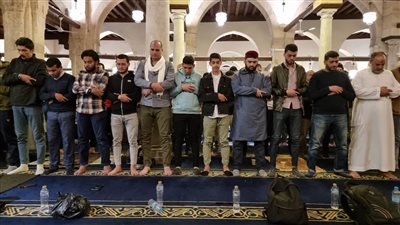 كم عدد صلاة التهجد في رمضان؟.. أقلهم ركعتين