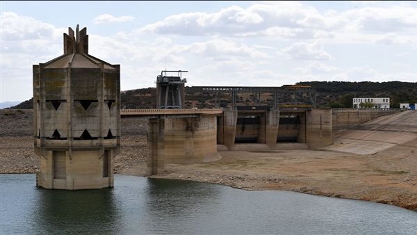 انخفاض منسوب المياه