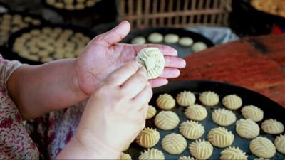 طريقة عمل كعك العيد الناعم بالكيلو.. المقادير وخطوات التحضير بالتفصيل