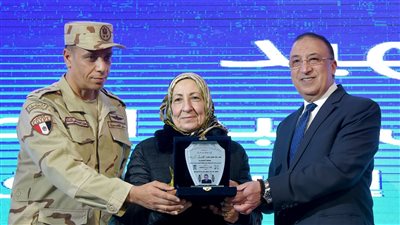 بمناسبة عيد الأم واليوم العالمي للمرأة.. محافظة الإسكندرية تكرم أمهات الشهداء وبعض النماذج النسائية