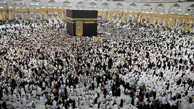 9 ملايين مصلِ ومعتمر يقصدون البيت الحرام في العشر الأوائل من رمضان| صور