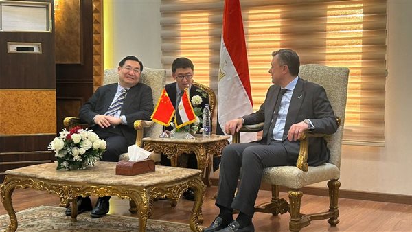 وزير السياحة يستقبل