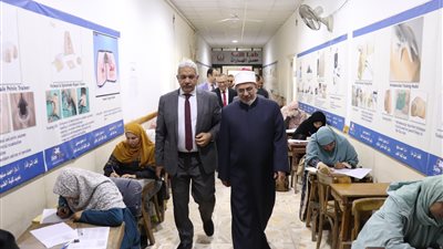 رئيس جامعة الأزهر يتابع امتحانات الدراسات العليا لقطاع كليات الطب