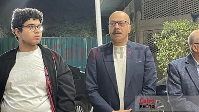 صبري فواز وأحمد سلامة أول الحاضرين في عزاء شقيق ضياء عبد الخالق بـ مسجد الحامدية الشاذلية