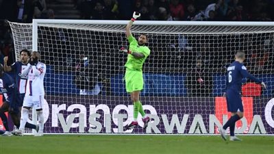 بمشاركة ميسي.. باريس سان جيرمان يسقط بهدف على يد ليون في الدوري الفرنسي