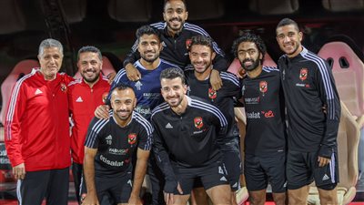 الأهلي يواصل تدريباته استعدادًا لمواجهة المحلة.. وبرنامج استشفائي للمشاركين في مباراة الهلال