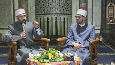 ملتقى الظهر بالجامع الأزهر: المجتمع السائدة فيه صلة الأرحام قادر على العمل والإنتاج والتقدم