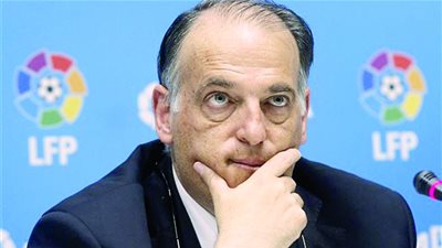 خافيير تيباس: ما يحدث من إنفاق في الدوري الإنجليزي ليس استثمارًا بل تدميرًا.. ولا يملكون نجومًا