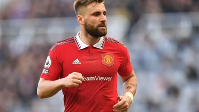 لوك شو يمدد عقده مع مانشستر يونايتد لمدة 4 سنوات