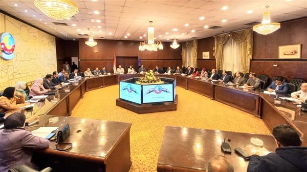 اجتماع اللجنة العليا